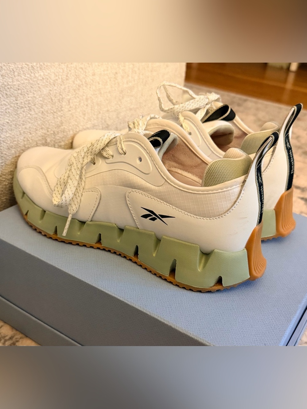 Reebok Zig Dynamica 4 Women’s 8.5 White Vintage Green Orange Running Shoes